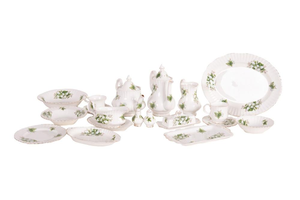 Appraisal: ROYAL ALBERT PORCELAIN DINNER SERVICE'Trillium' pattern comprising dinner plates inches