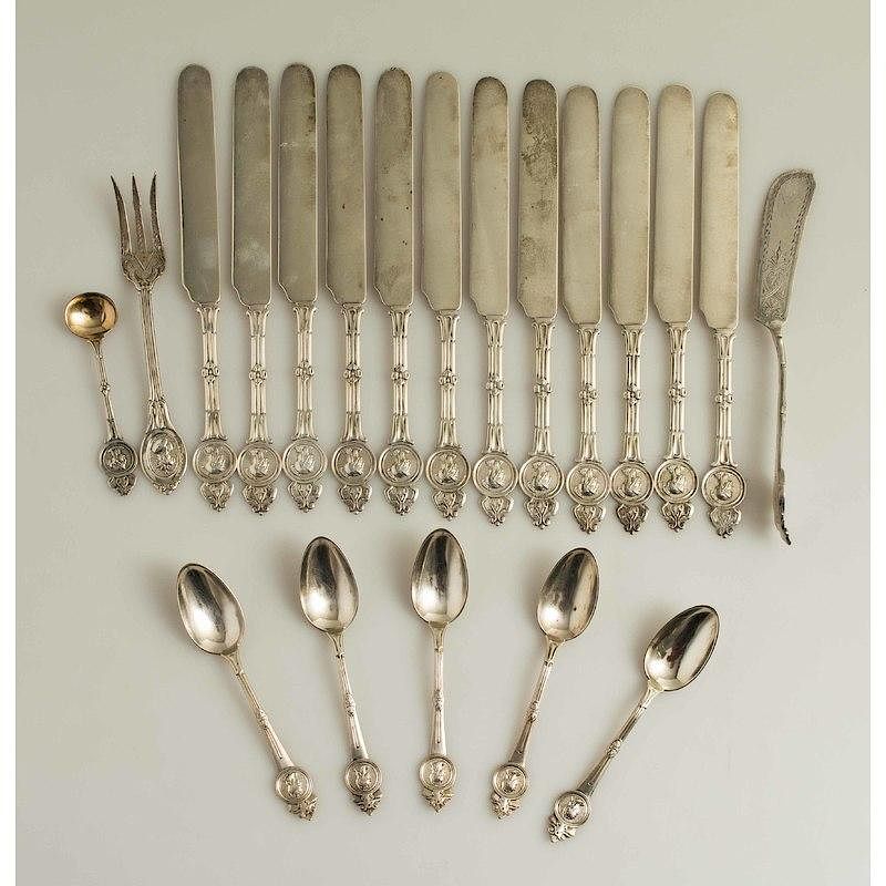 Appraisal: Assorted Silver Flatware Medallion Pattern Lot of silver flatware pieces