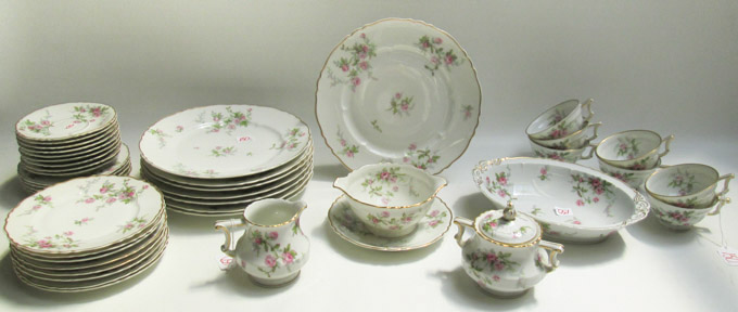 Appraisal: HAVILAND LIMOGES FINE CHINA SET forty-one pieces in the Sylvia