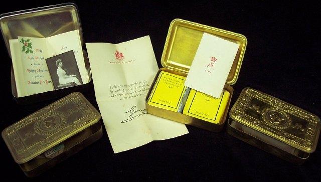 Appraisal: A Princess Mary Christmas gift box containing original tobacco cigarettes