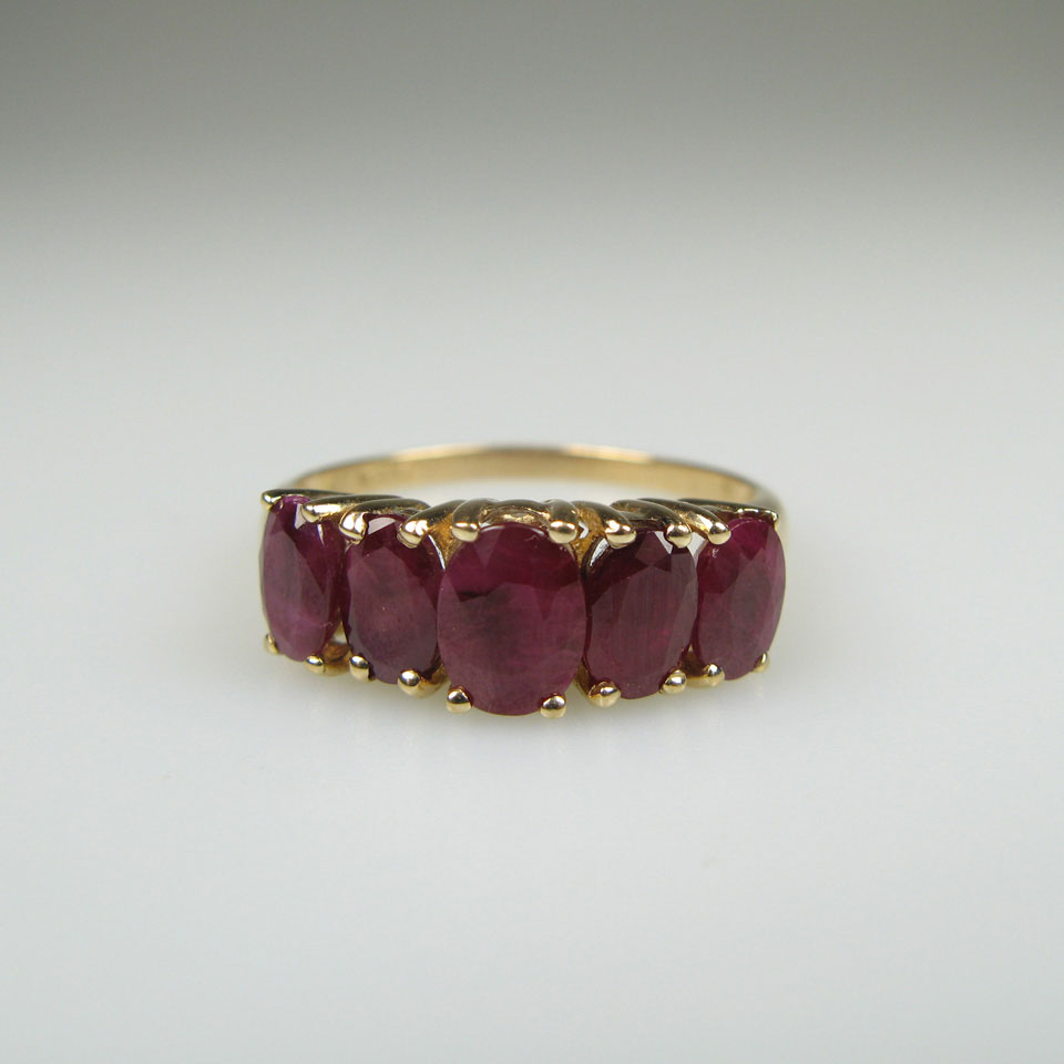 Appraisal: k Yellow Gold Ring set with oval cut rubies approx