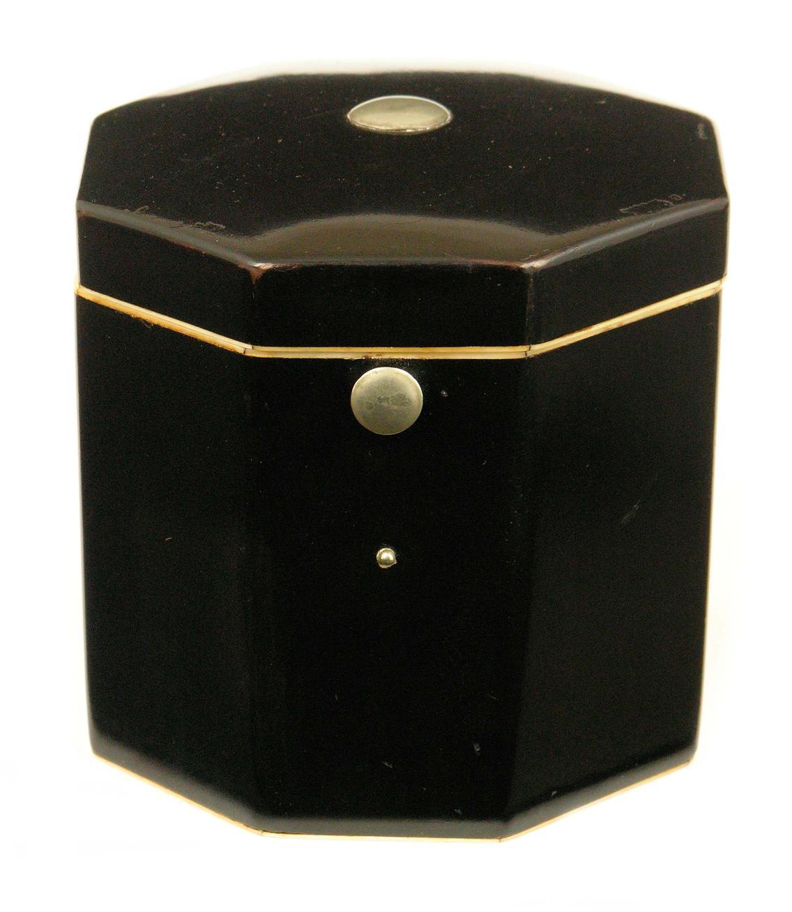 Appraisal: An early Victorian papier-mache octagonal tea caddy