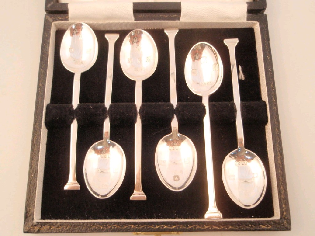 Appraisal: A cased set of six coffee spoons each with a