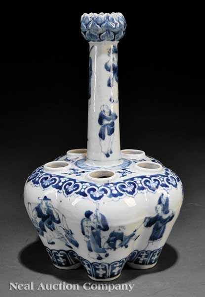 Appraisal: A Chinese Blue and White Porcelain Bulb Vase lobed body