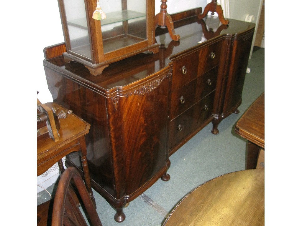 Appraisal: Lot comprising sideboard and a pullout dining table