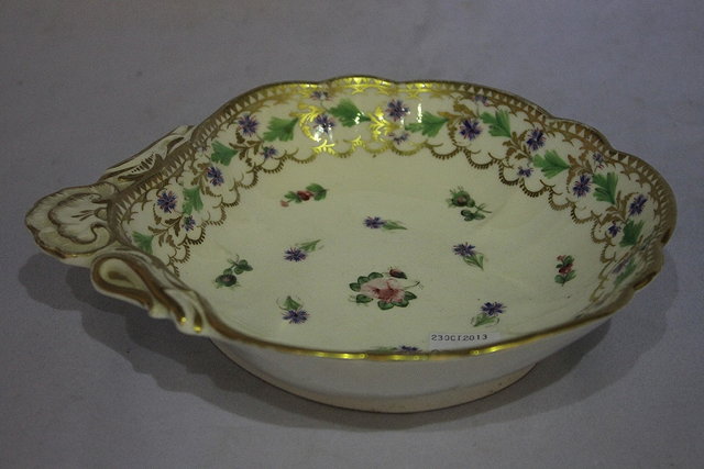 Appraisal: A CONTINENTAL PORCELAIN SCALLOPED SHAPED DISH with cornflower pattern cm