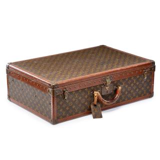 Appraisal: LOUIS VUITTON MONOGRAM CANVAS SUITCASE An Alzer hard-sided suitcase with