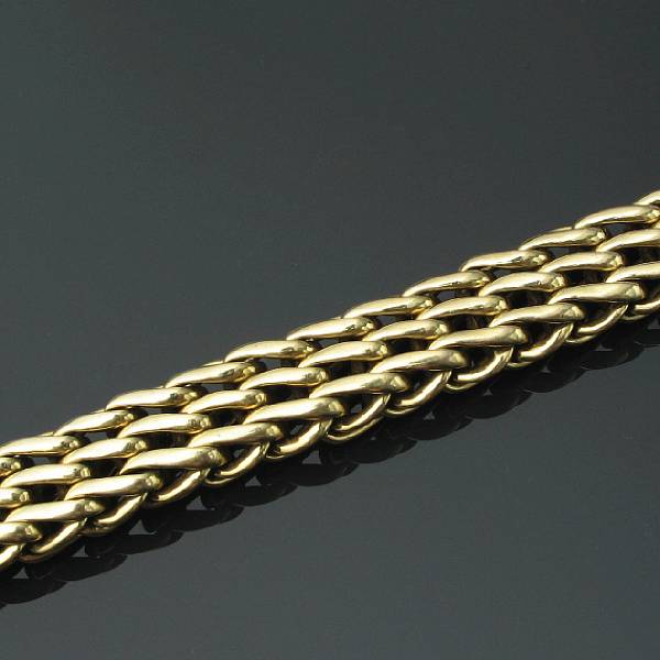 Appraisal: A k gold mesh link bracelet length in grams