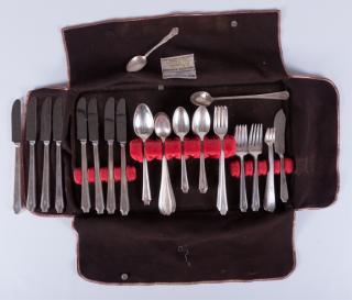 Appraisal: Rogers Bros Legacy Silverplate Flatware Set Rogers Bros Legacy pattern