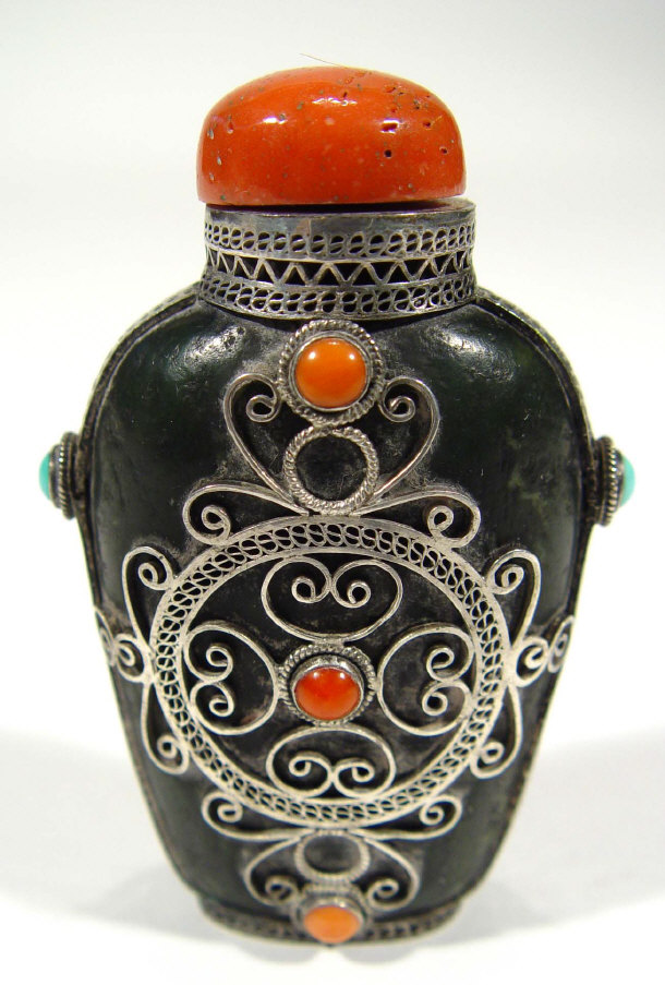 Appraisal: Chinese black jade scent bottle with white metal mounts and