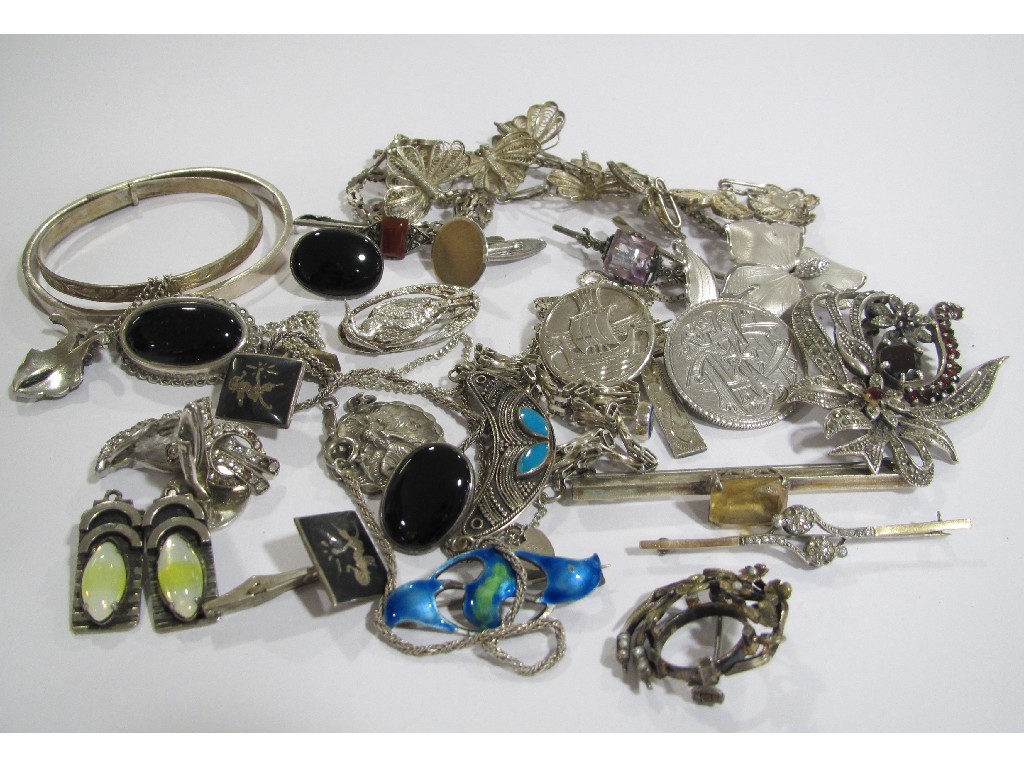 Appraisal: Lot of silver jewellery to include Siamese cuff links filigree