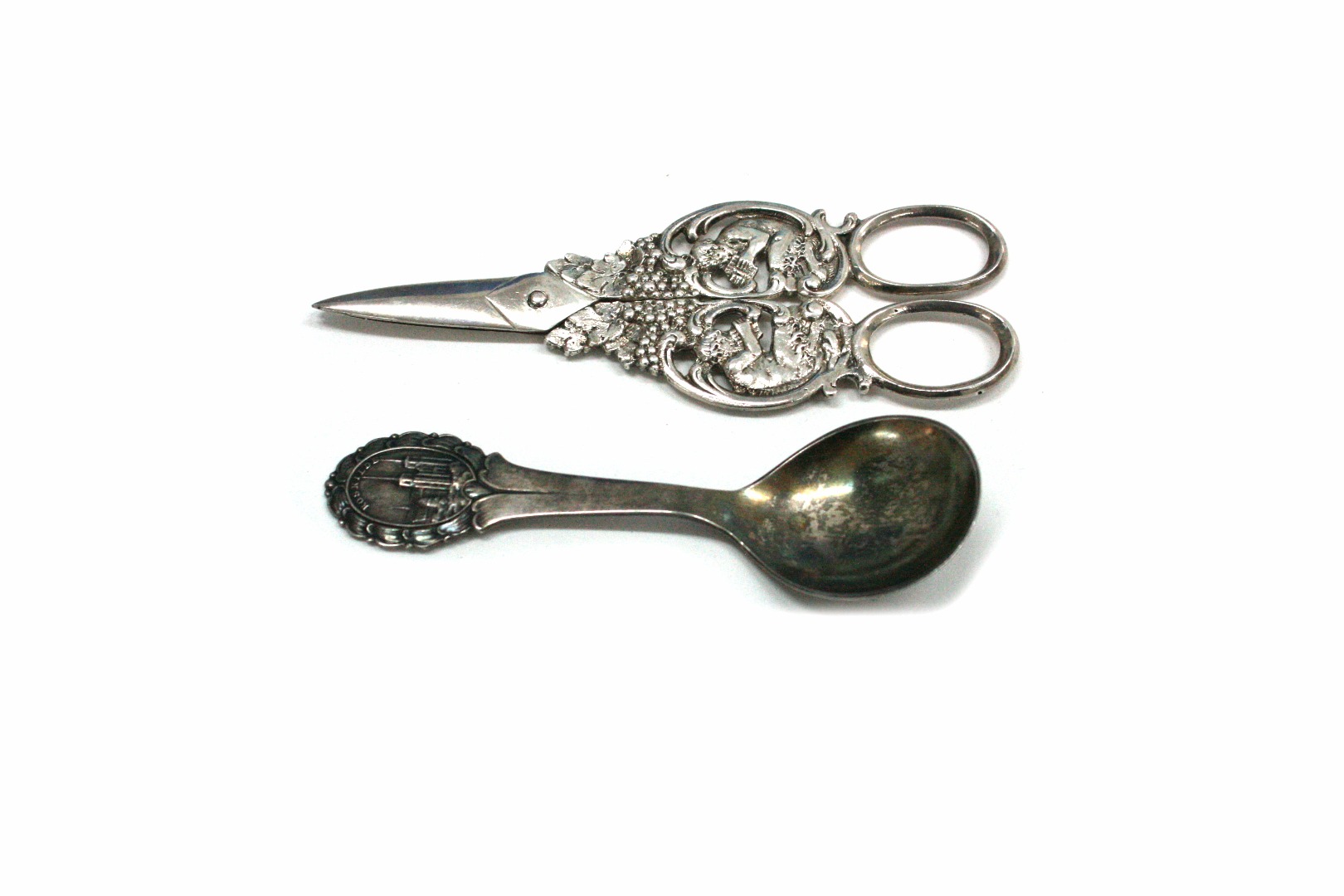 Appraisal: A pair of ornate Continental grape scissors early th century