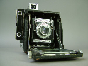 Appraisal: NOTE VAT WILL BE CHARGED ON HAMMER PRICE A Graflex