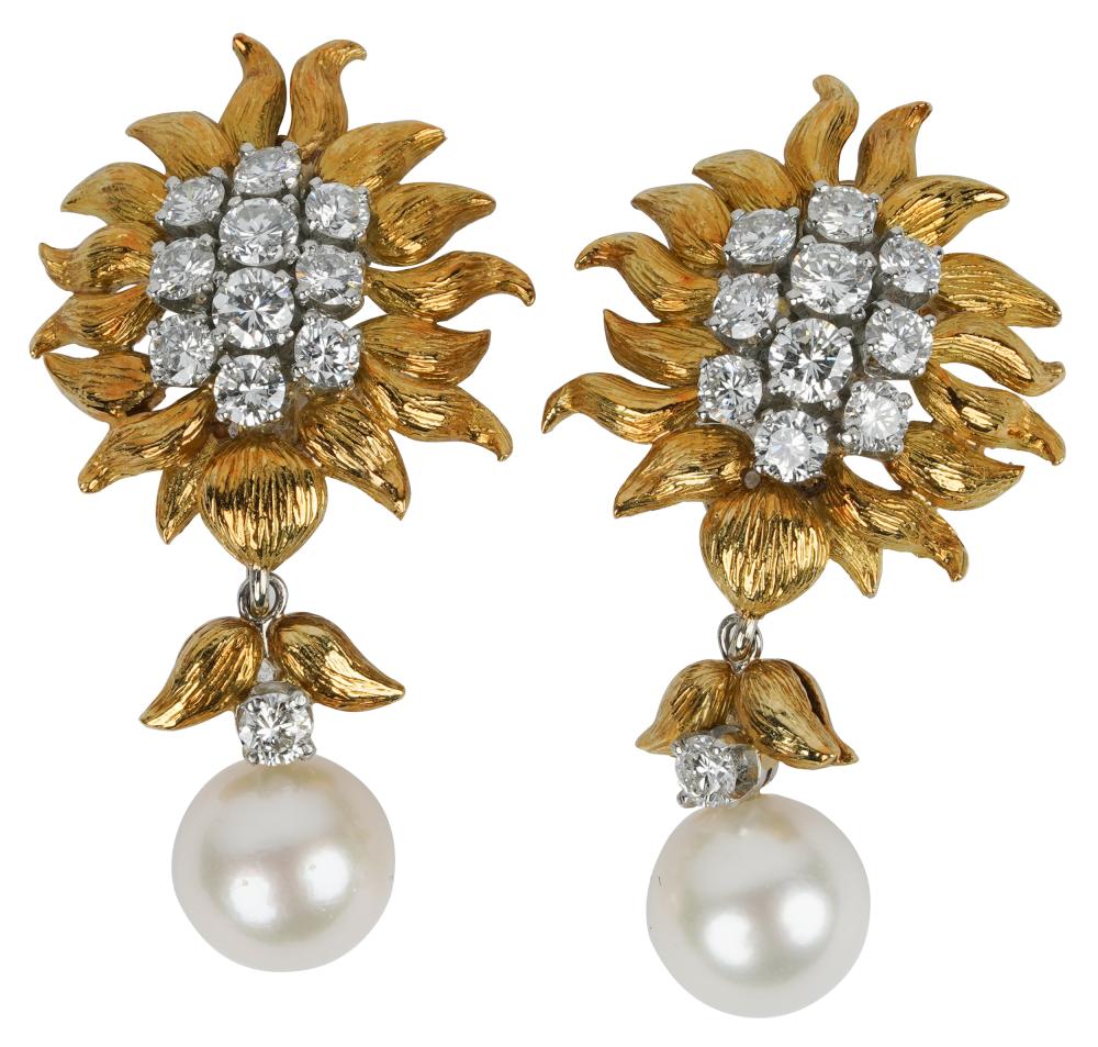 Appraisal: KARAT YELLOW GOLD DIAMOND PEARL EARRINGSthe pearl drops are detachable