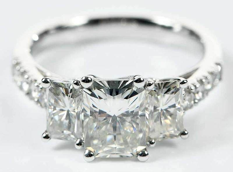 Appraisal: kt Moissanite Ring radiant cut moissanite approximately x and x