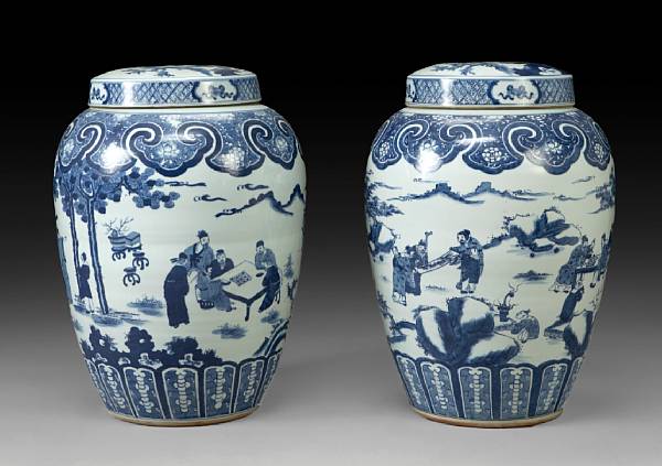 Appraisal: A pair of Chinese porcelain blue and white covered jars