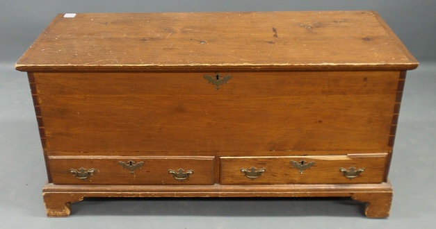 Appraisal: Pennsylvania pine blanket chest c h x l x d