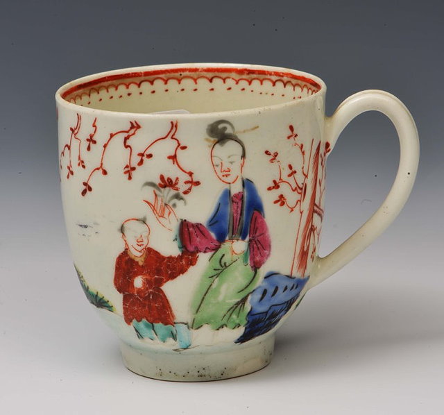 Appraisal: A WORCESTER POLYCHROME CUP with chinoiserie decoration circa