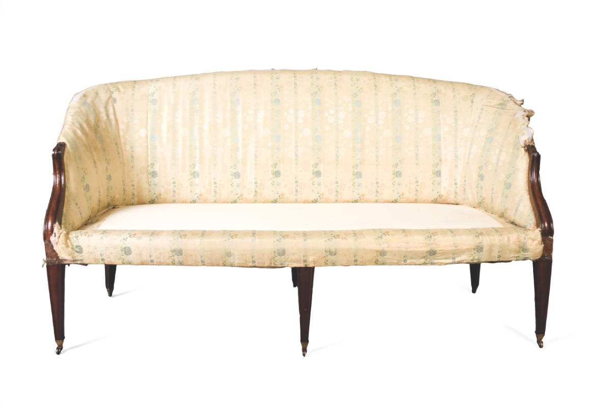 Appraisal: NEW ENGLAND HEPPLEWHITE MAHOGANY CABRIOLE SOFA The curved back and