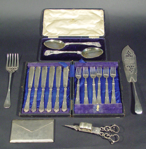 Appraisal: Group of silver plated items including a cased set of