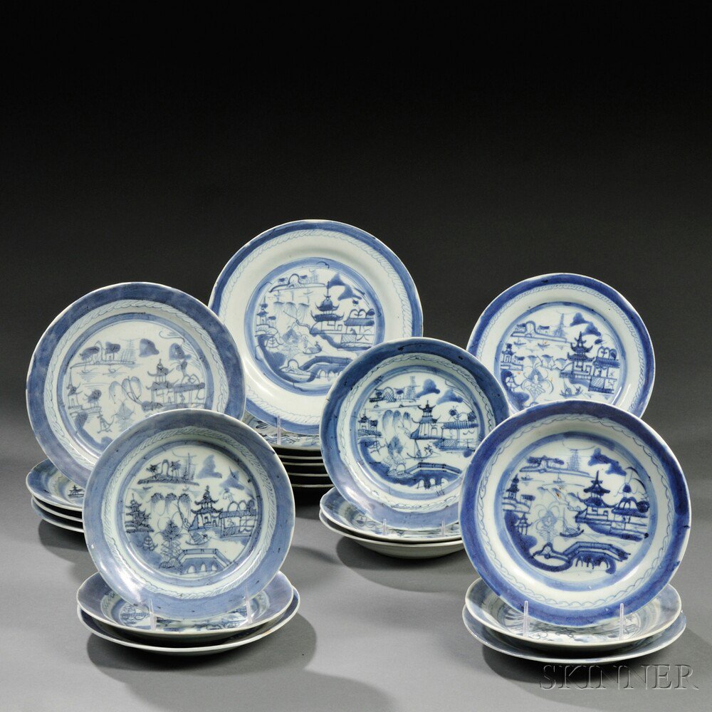 Appraisal: Twenty-two Canton Porcelain Plates China late th century ten dinner