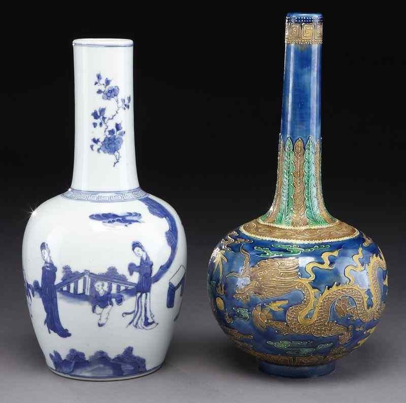 Appraisal: Chinese Qing porcelain vases blue and white vase depicting figures