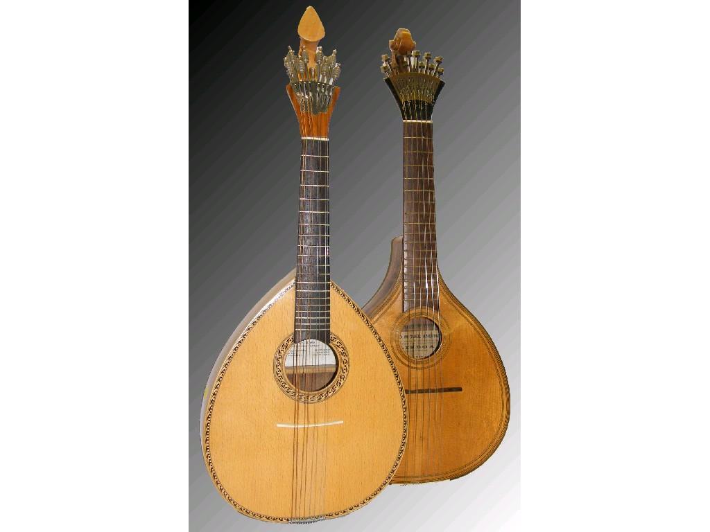 Appraisal: Contemporary pear shape flat back mandolin with rosewood back and