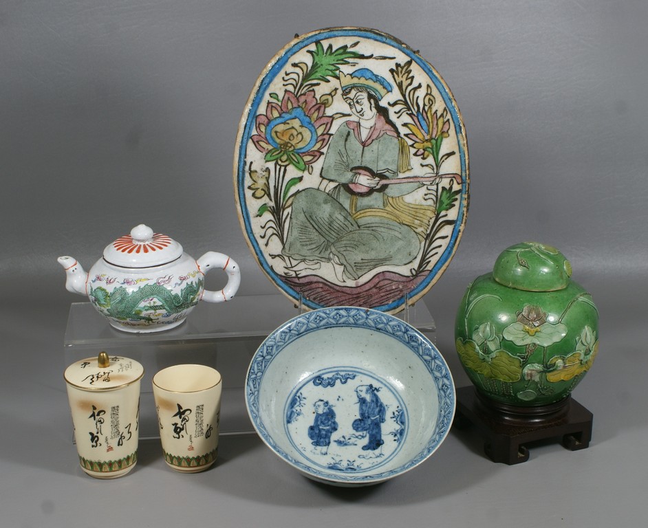 Appraisal: pcs of Chinese Japanese and Persian porcelain and pottery including