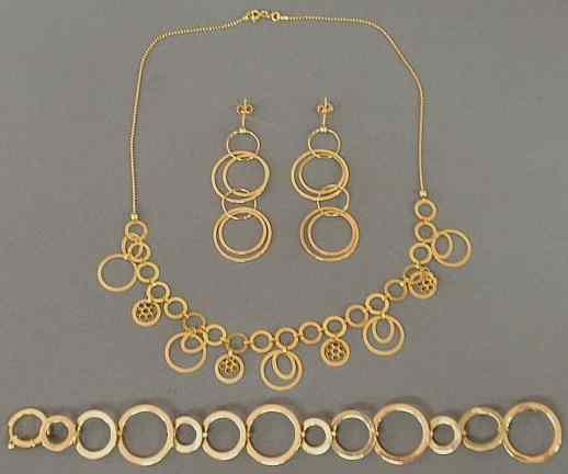 Appraisal: Ladies k gold linked circle necklace bracelet and pair of