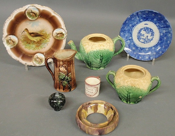 Appraisal: Grouping of pottery- Phoenixville Majolica Chinese blue plate etc -