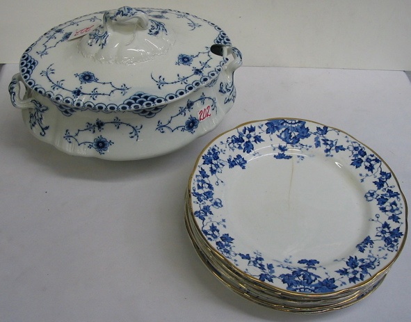 Appraisal: A GROUP OF SEVEN ENGLISH BLUE AND WHITE PORCELAINS a