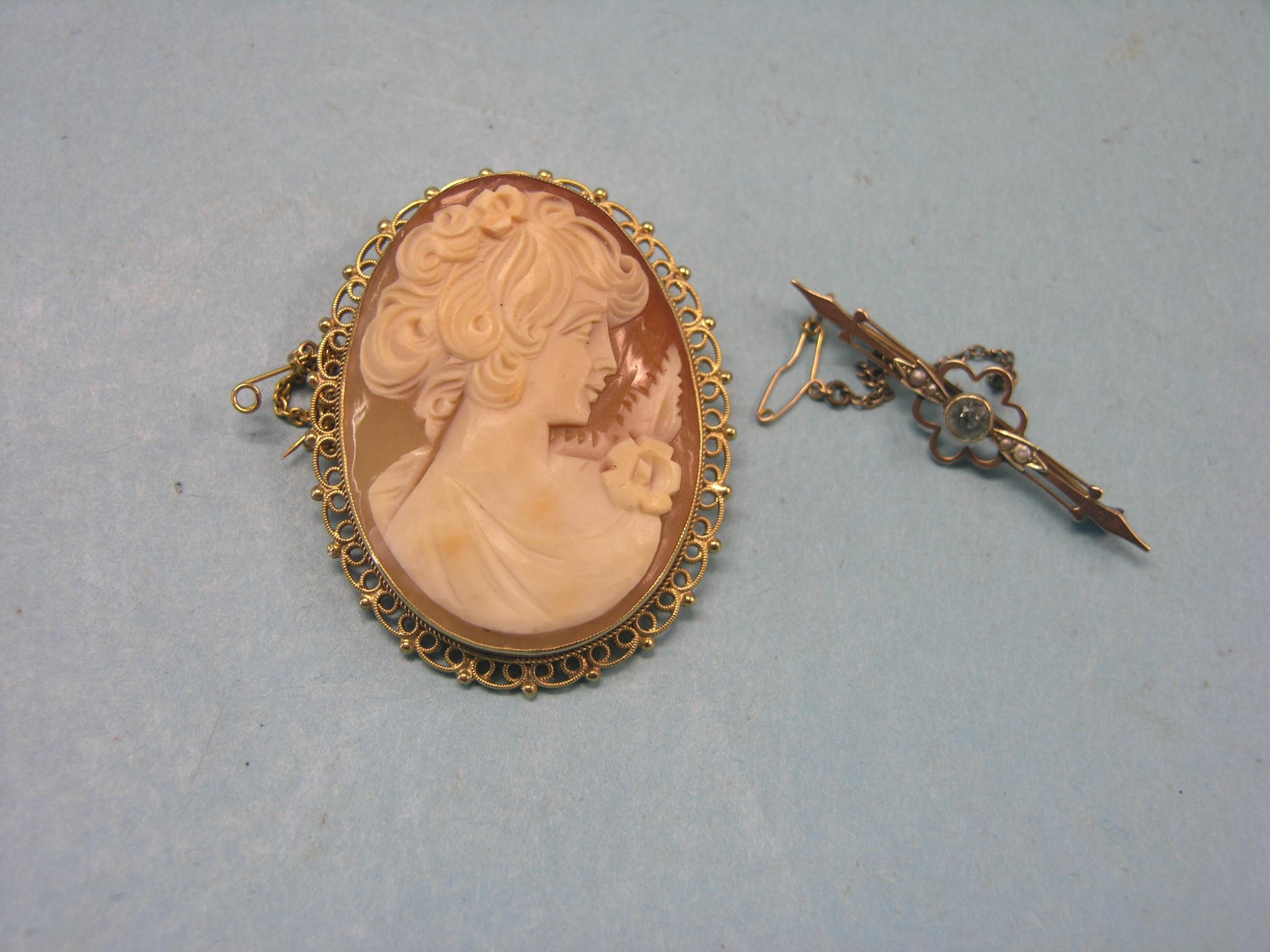 Appraisal: A ct gold cameo brooch oval female portrait bust and