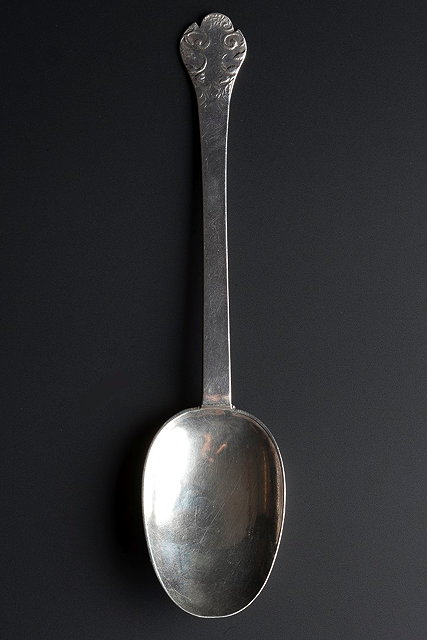 Appraisal: A SILVER TREFID AND LACE BACK RAT TAIL SPOON London