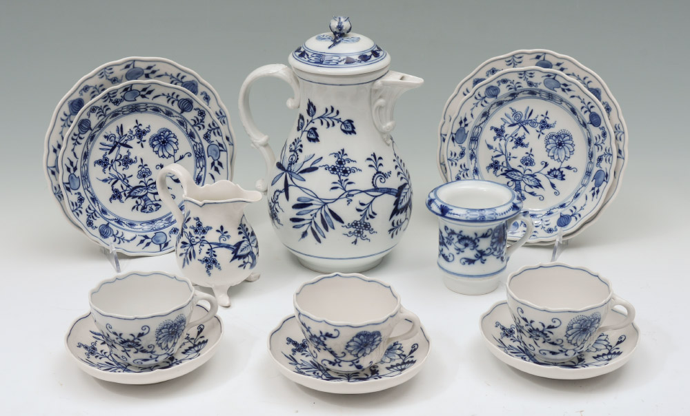 Appraisal: MEISSEN BLUE ONION CHINA pieces in the Blue Onion pattern