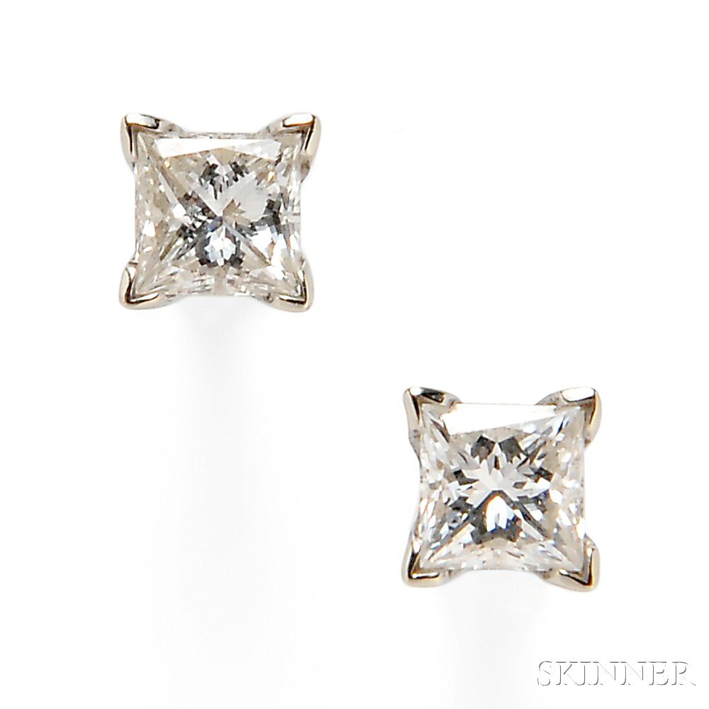 Appraisal: kt White Gold and Diamond Earstuds each set with a