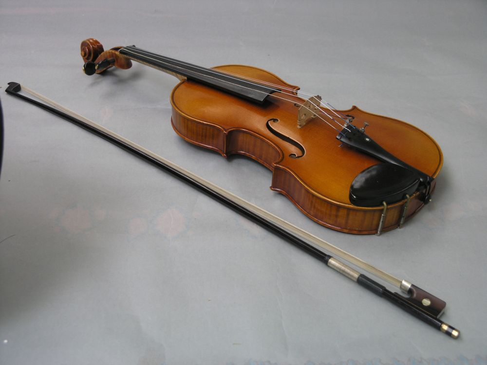 Appraisal: A violin by Ernst Heinrich Roth Bubenreuth-Erlangen in single piece