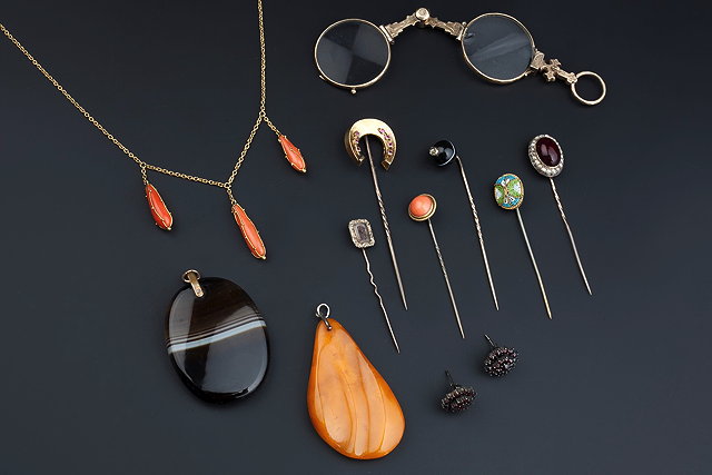 Appraisal: A COLLECTION OF JEWELLERY comprising six assorted stick pins a