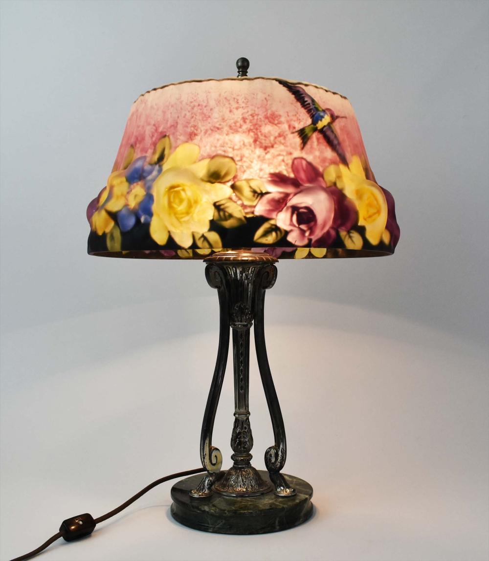 Appraisal: PAIRPOINT PAINTED PUFFY HUMMINGBIRD GLASS TABLE LAMP - The shade