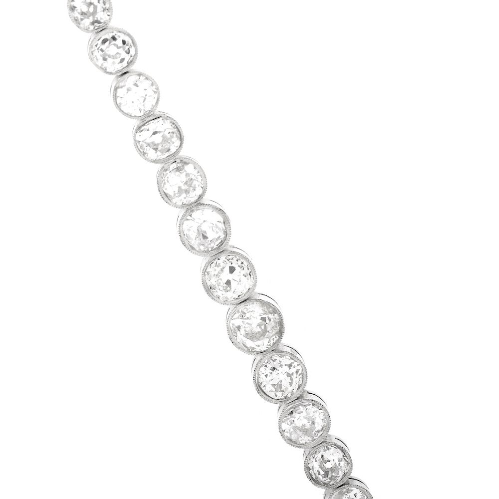 Appraisal: Carat Diamond and Platinum Bracelet Approx Carat Graduated Round Brilliant