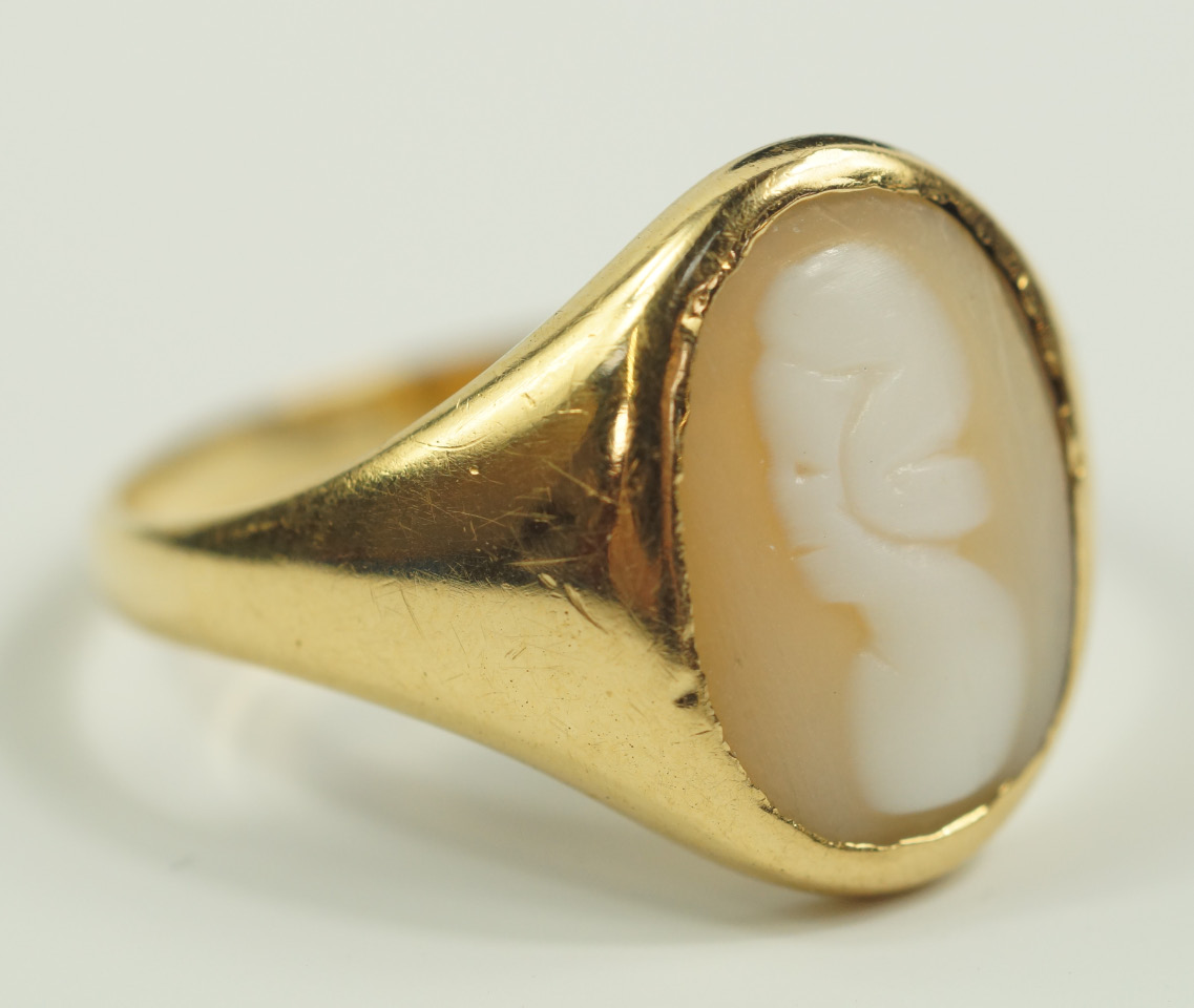 Appraisal: An ct gold and cameo set ring size W g