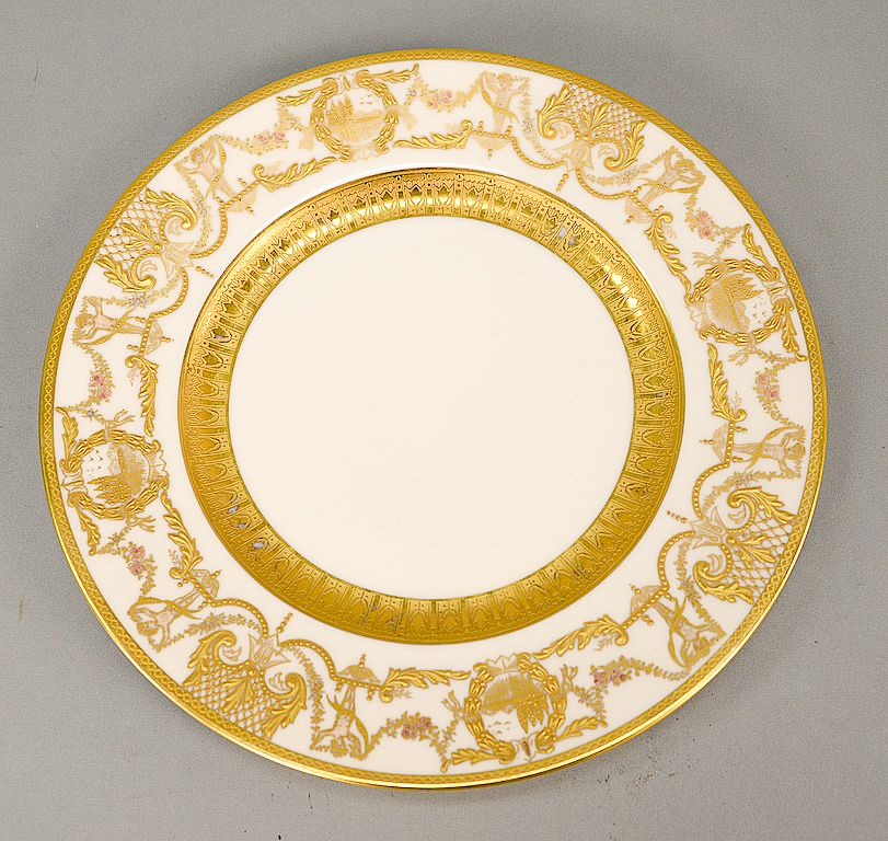 Appraisal: Set of twelve Hutschenreuther Selb Bavaria service plates with high