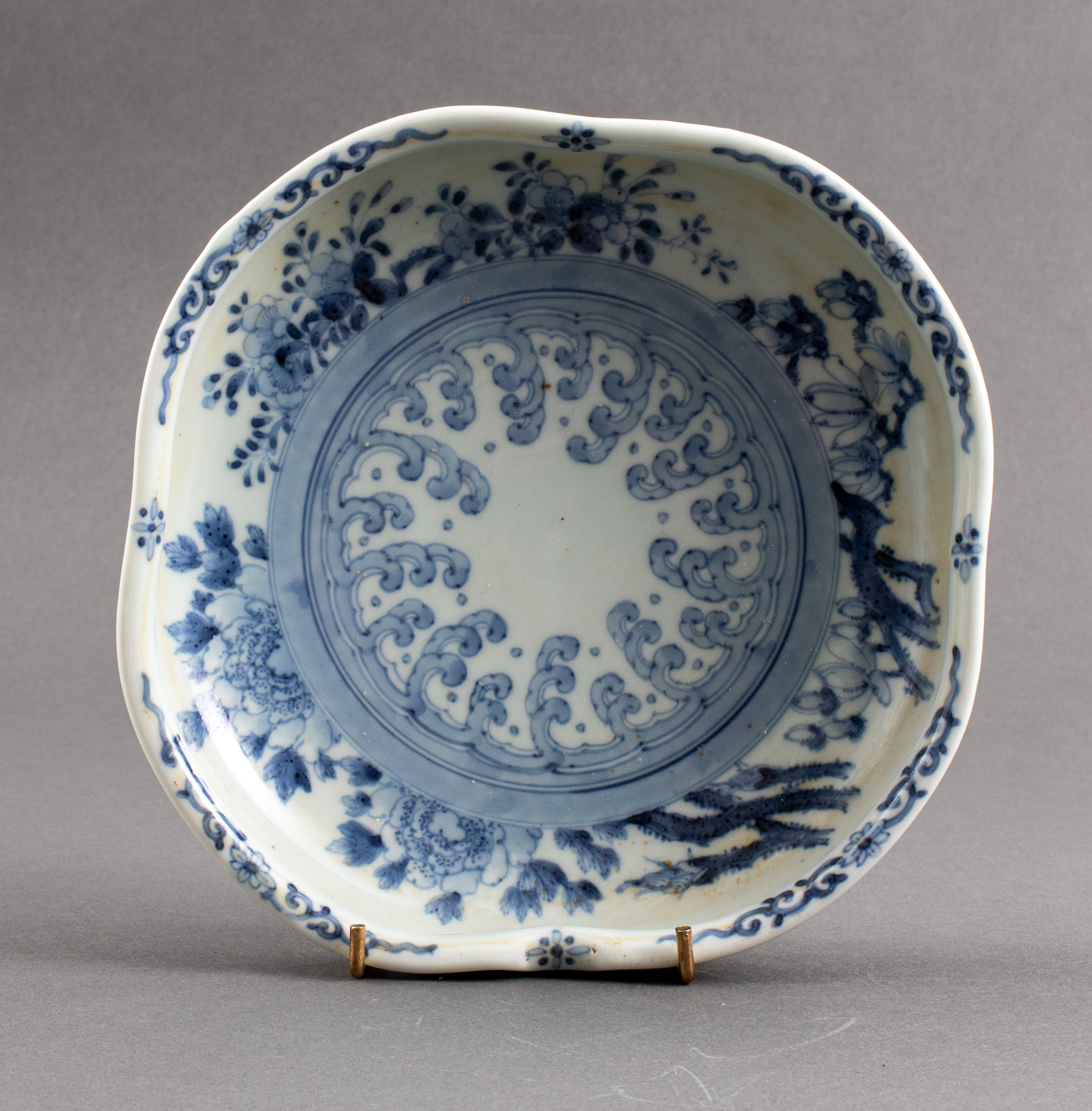 Appraisal: KOREAN BLUE AND WHITE PORCELAIN DISH Antique Korean blue and