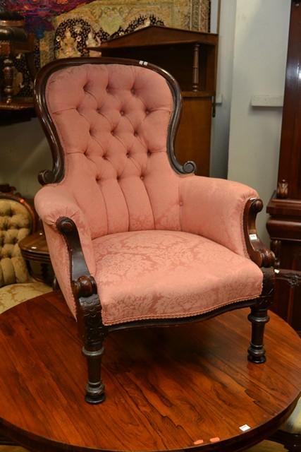 Appraisal: A VICTORIAN MAHOGANY FRAMED GENTS CHAIR A VICTORIAN MAHOGANY FRAMED