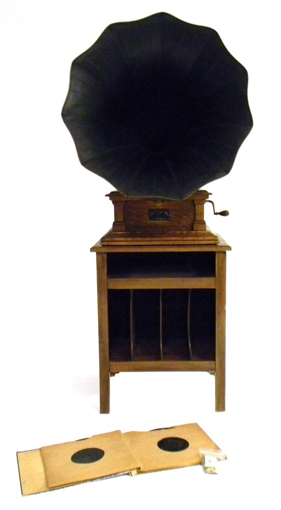 Appraisal: C Victor Talking Machine phonograph on stand Type Victor V