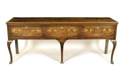 Appraisal: An early George III oak dresser with walnut cross banding