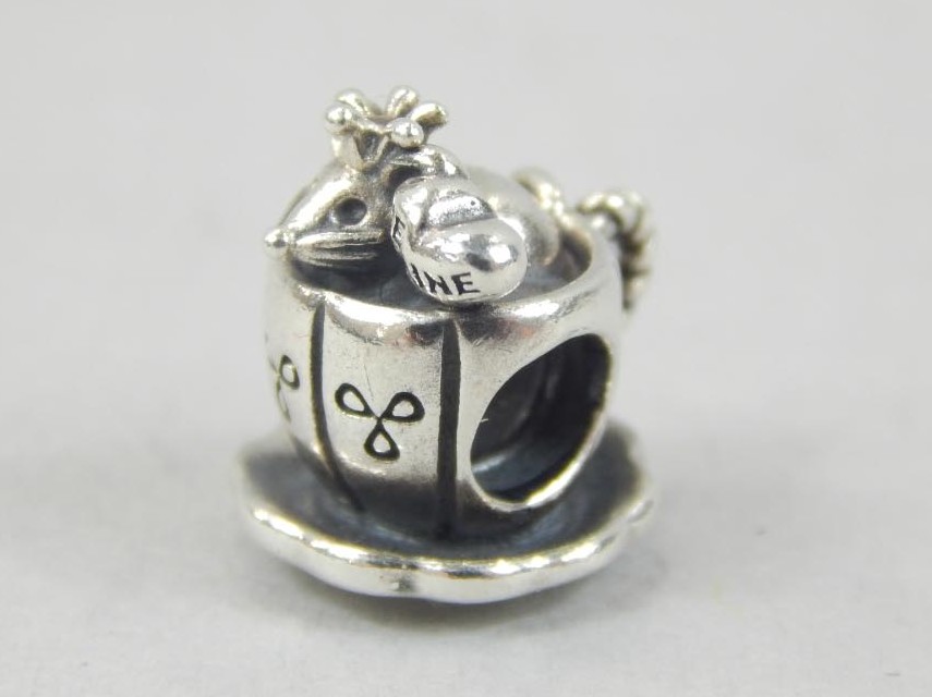 Appraisal: A Pandora mouse in teacup 'Be Mine' charm white metal