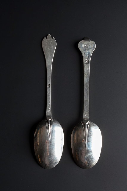 Appraisal: A BRITANNIA SILVER TREFID AND RAT TAIL SPOON Exeter -