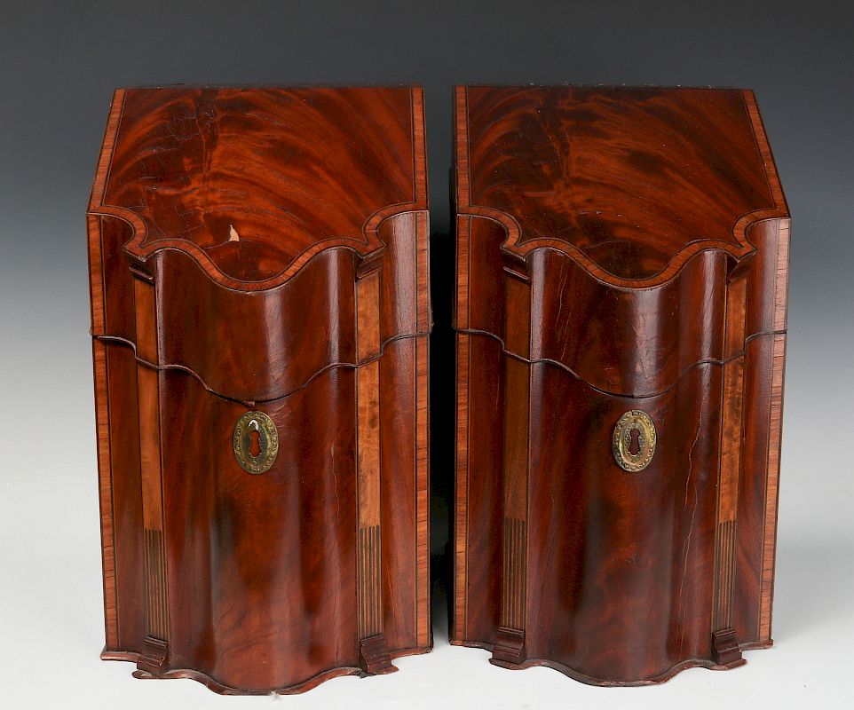 Appraisal: A PAIR CIRCA HEPPLEWHITE MAHOGANY KNIFE BOXES A pair of