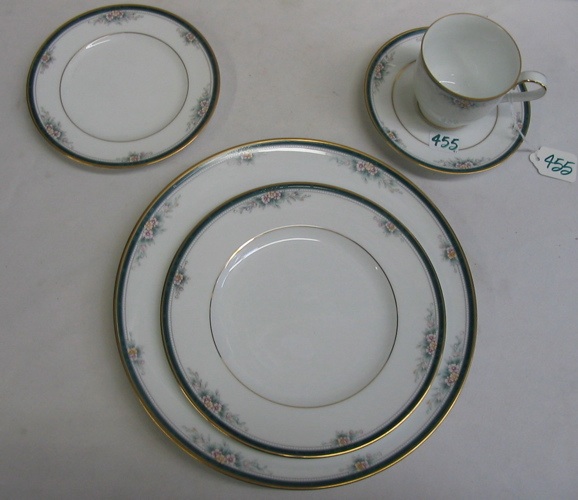 Appraisal: A PIECE NORITAKE FINE CHINA SET in the Landon pattern