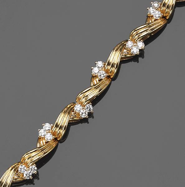 Appraisal: A diamond and k gold bracelet estimated total diamond weight